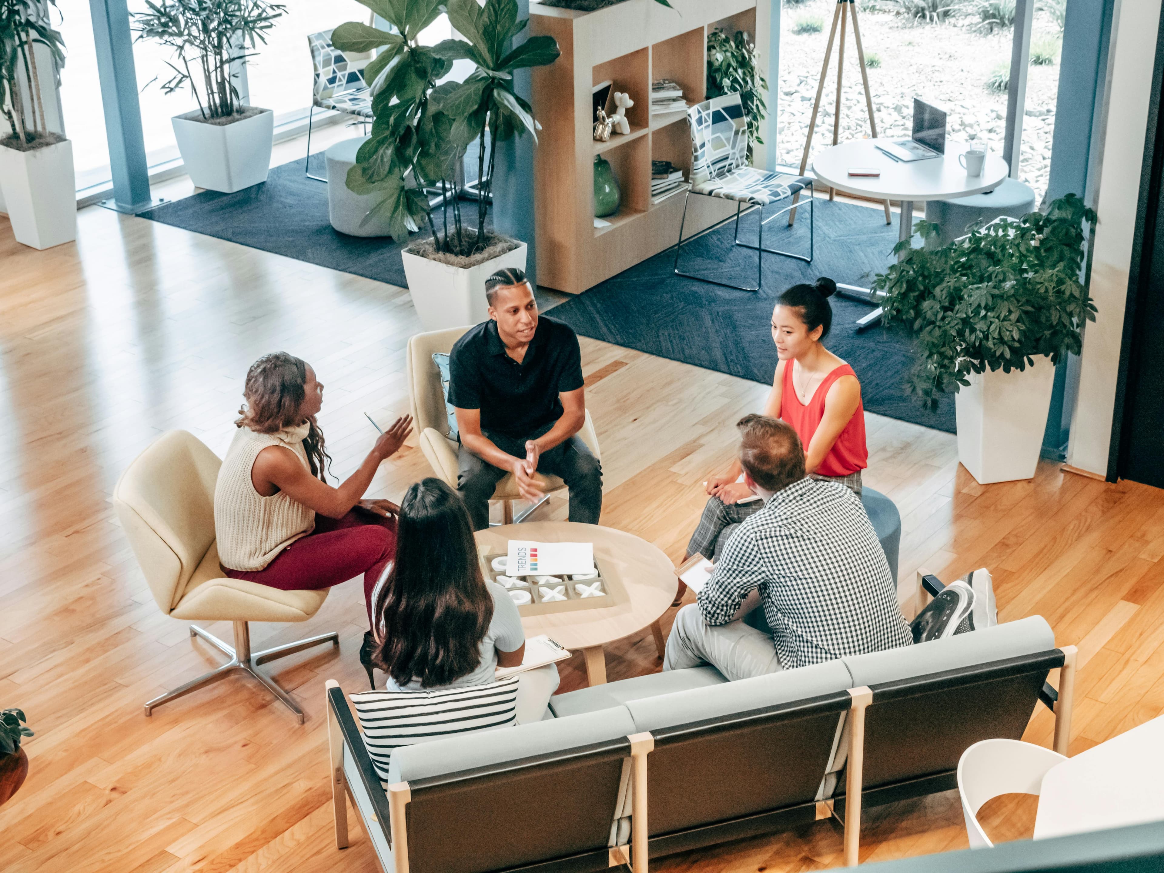 retour au bureau des collaborateurs