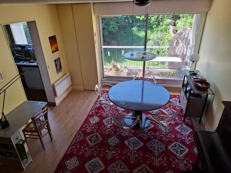 Photo de la location a temps partiel de : Appartement 5 pièces 90 m2 + garage à Suresnes