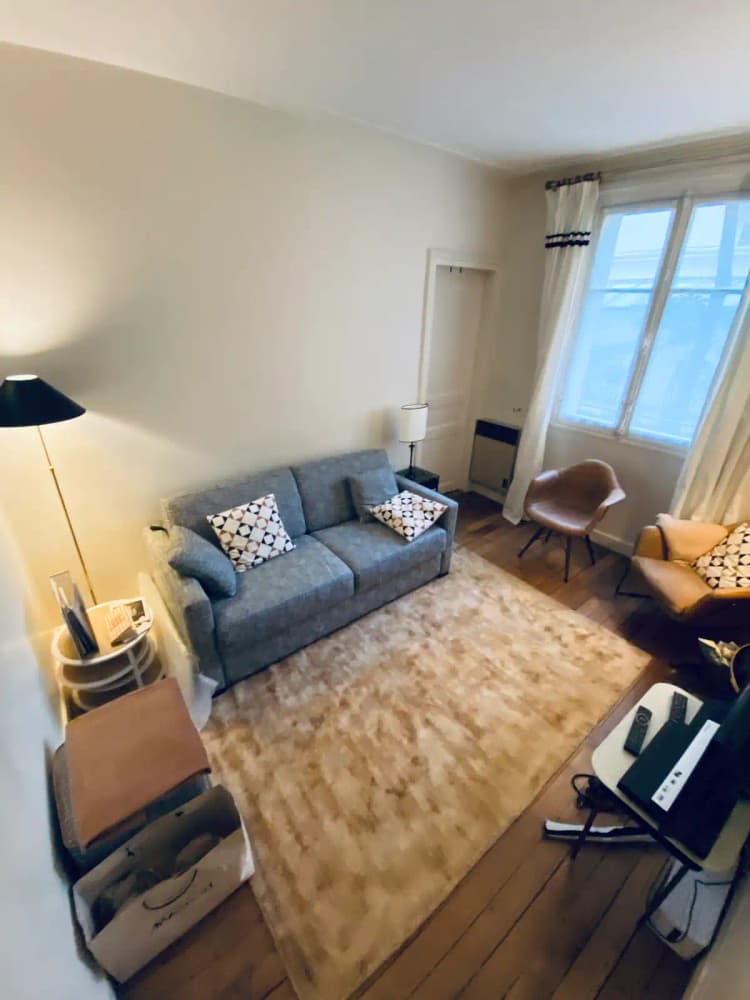 Photo de la location a temps partiel de : Bel appartement récemment rénové à côté des Invalides à Paris