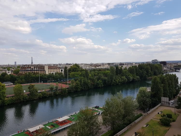 Photo de la location a temps partiel de : Appartement sur Front de Seine Courbevoie près de La Défense à Courbevoie