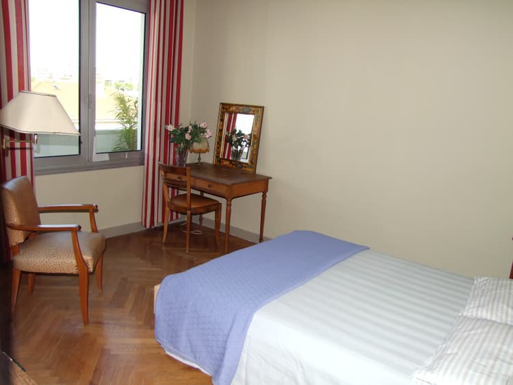 Photo de la location a temps partiel de : Chambre dans immeuble Art Déco à Lyon