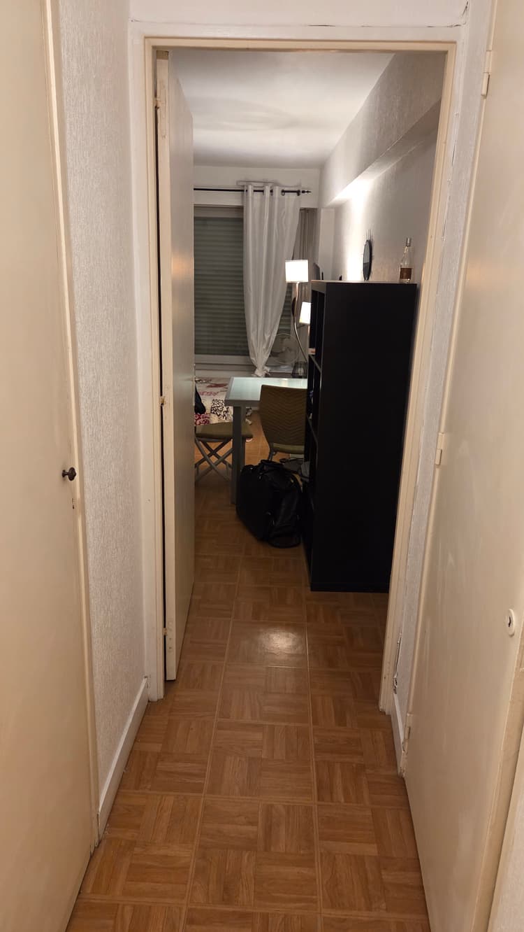 Photo de la location a temps partiel de : Charmant studio 24m2  Paris 18 à Paris