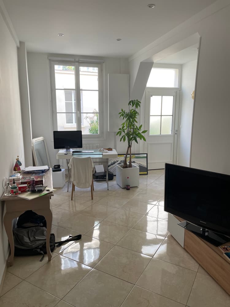 Photo de la location a temps partiel de : Logement complet dans bel immeuble louis XIV à Versailles