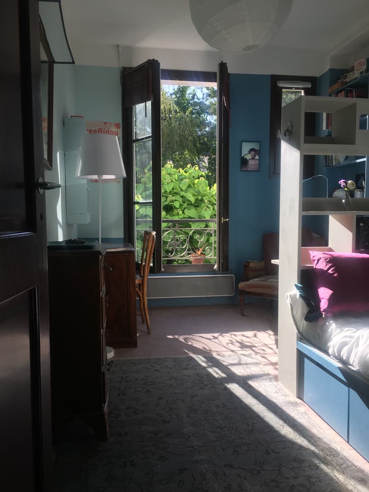 Photo de la location a temps partiel de : Charmante petite chambre sur jardin à Paris