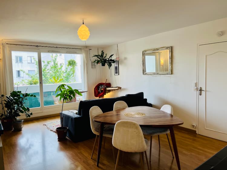 Photo de la location a temps partiel de : Chambre cosy dans bel appartement avec balcon à partir du 20 juin à Asnières-sur-Seine