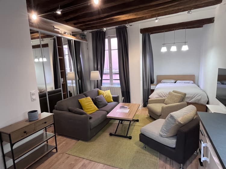 Photo de la location a temps partiel de : Bel appartement rénové et tout équipé en plein cœur du Quartier Piéton Montorgueil dans le 2e arrondissement. Disponible à compter de Septembre 2026 à Paris