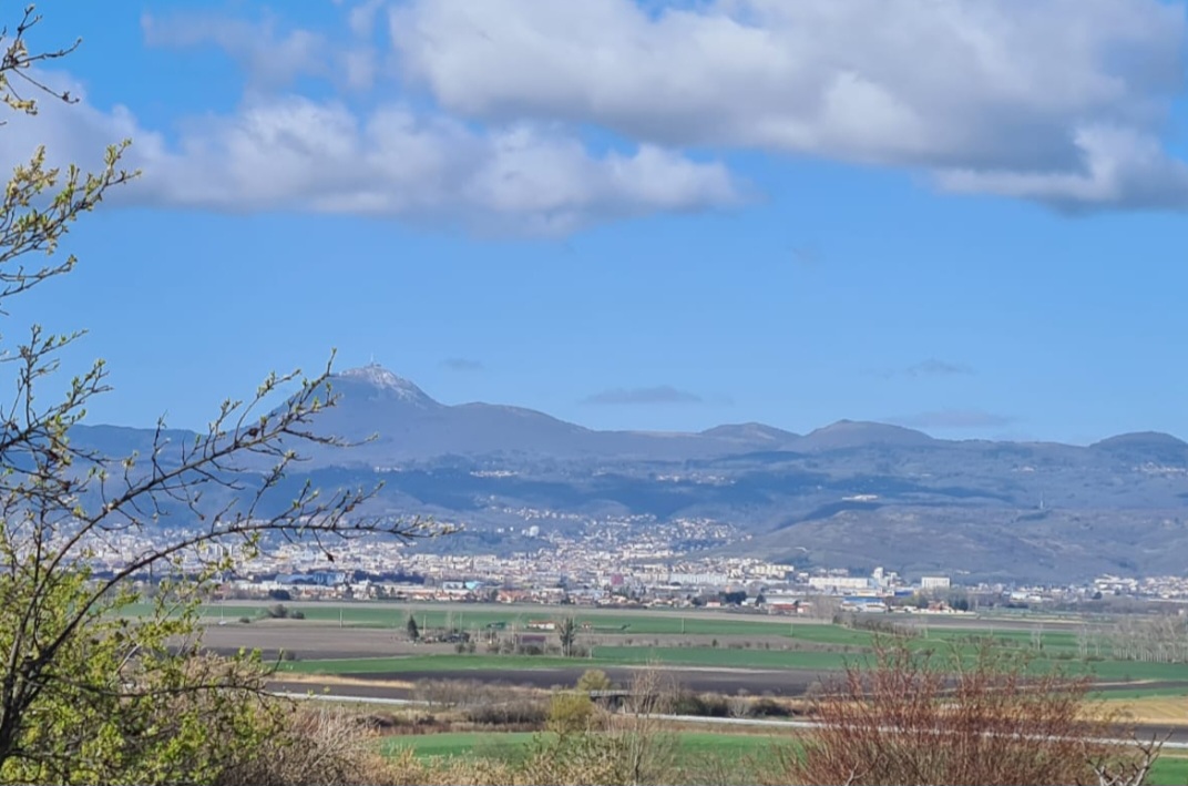 Photo de la location a temps partiel de : Location au calme avec vue sur  le Puy de Dôme à Pont-du-Château