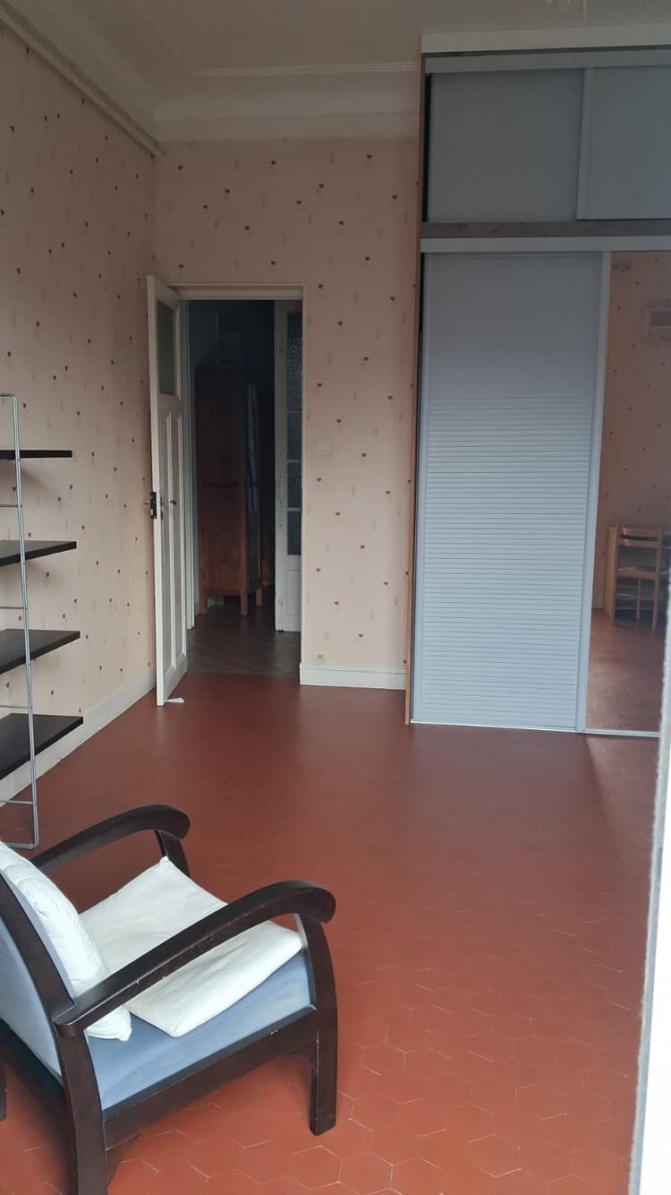 Photo de la location a temps partiel de : Chambre avec propre balcon, dans appartement classé dans Marseille 8e à Marseille