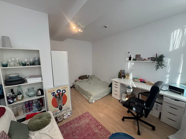Photo de la location a temps partiel de : Joli studio à louer sur Nanterre  de 18m² avec cuisine neuve équipée à Nanterre