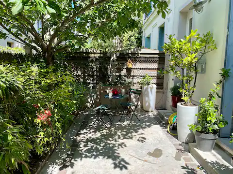 Photo de la location a temps partiel de : Deux chambres à louer dans jolie maison de ville située dans une villa privée. Nombreux transports aux alentours. à Clichy