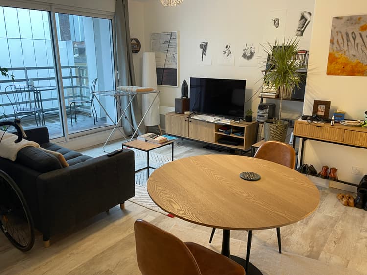 Photo de la location a temps partiel de : Logement complet de 2 pièces fonctionnel à 2 pas de la gare et du centre à Rennes