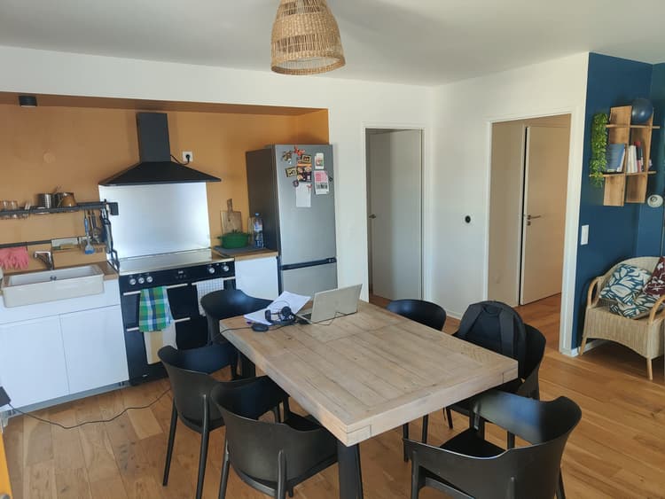 Photo de la location a temps partiel de : Chambre lit double bureau dans bel appartement neuf à Aubervilliers, proximité immédiate RERb et métro 12 à Aubervilliers