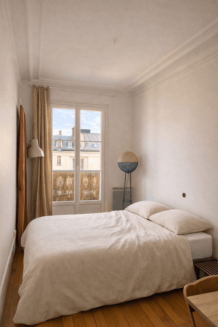 Photo de la location a temps partiel de : Chambre privée avec balcon · Idéalement située · 10ème Paris à Paris